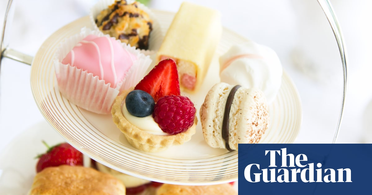 Cakes and drinks sweetener neotame can damage gut wall, scientists find | Food safety | The Guardian